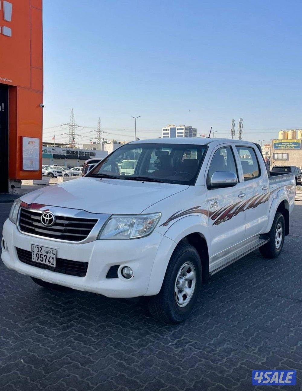 هايلكس ٢٠١٤ دبل جير تماتيك بحاله الوكاله عداد ٩٤ الف0