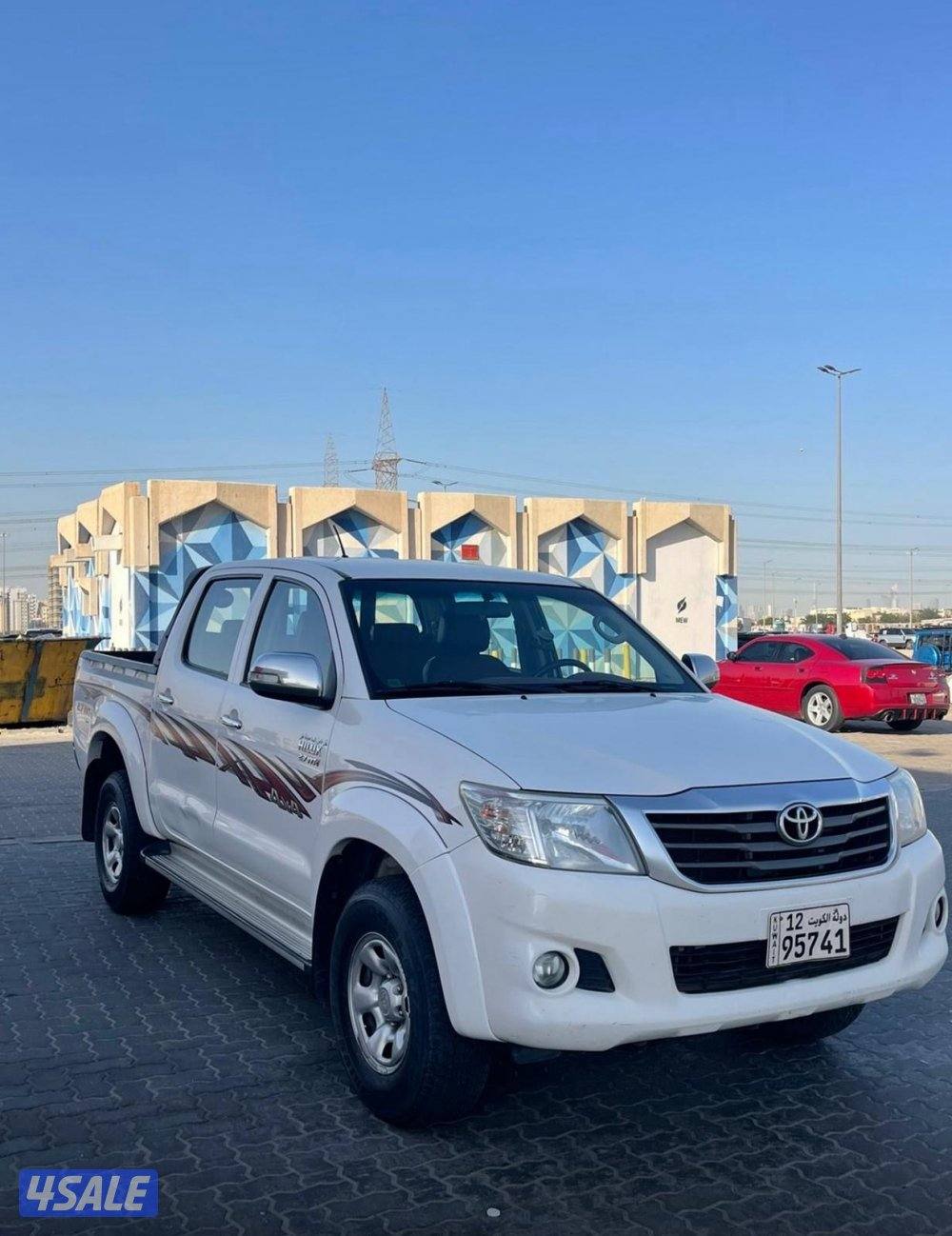 هايلكس ٢٠١٤ دبل جير تماتيك بحاله الوكاله عداد ٩٤ الف2