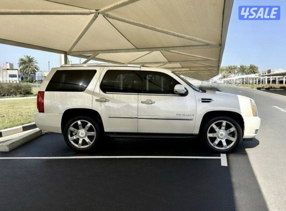 كاديلاك اسكاليد - الموديل:2008 - العداد:3537