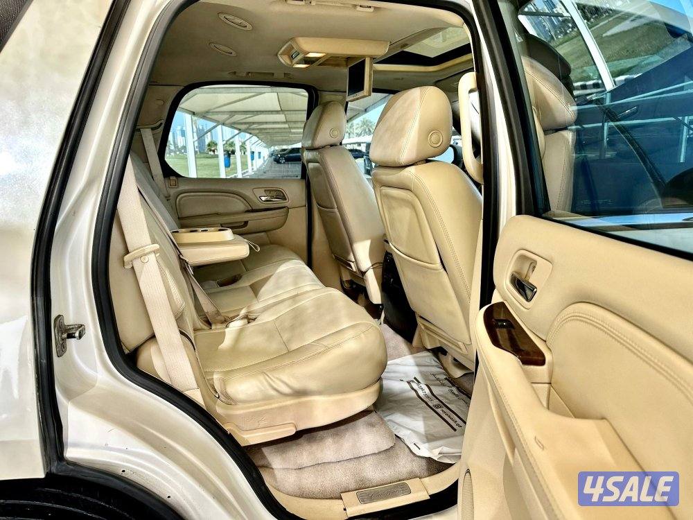 كاديلاك اسكاليد - الموديل:2008 - العداد:3539