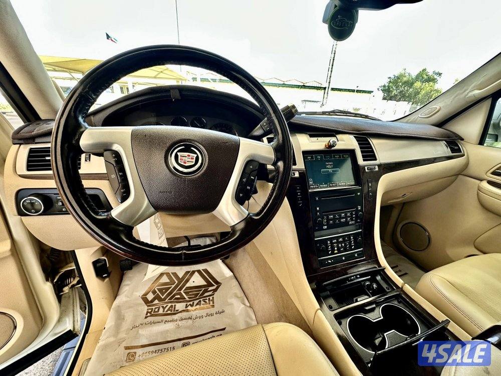 كاديلاك اسكاليد - الموديل:2008 - العداد:35315