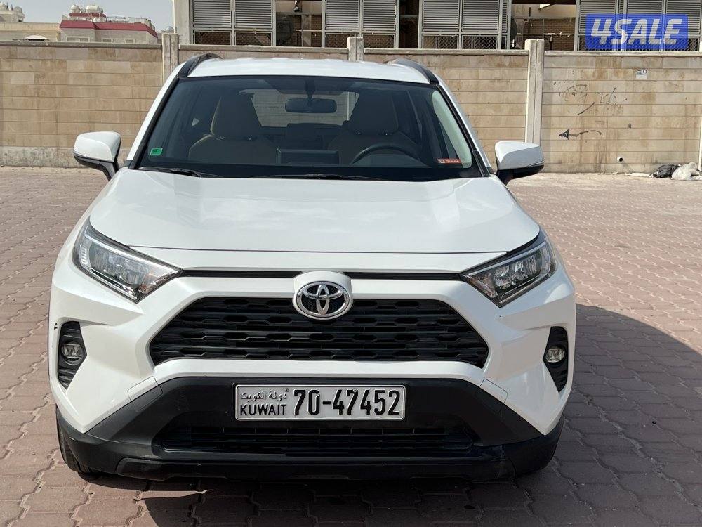 للبيع تويوتا RAV4 فئة Standard موديل 20230