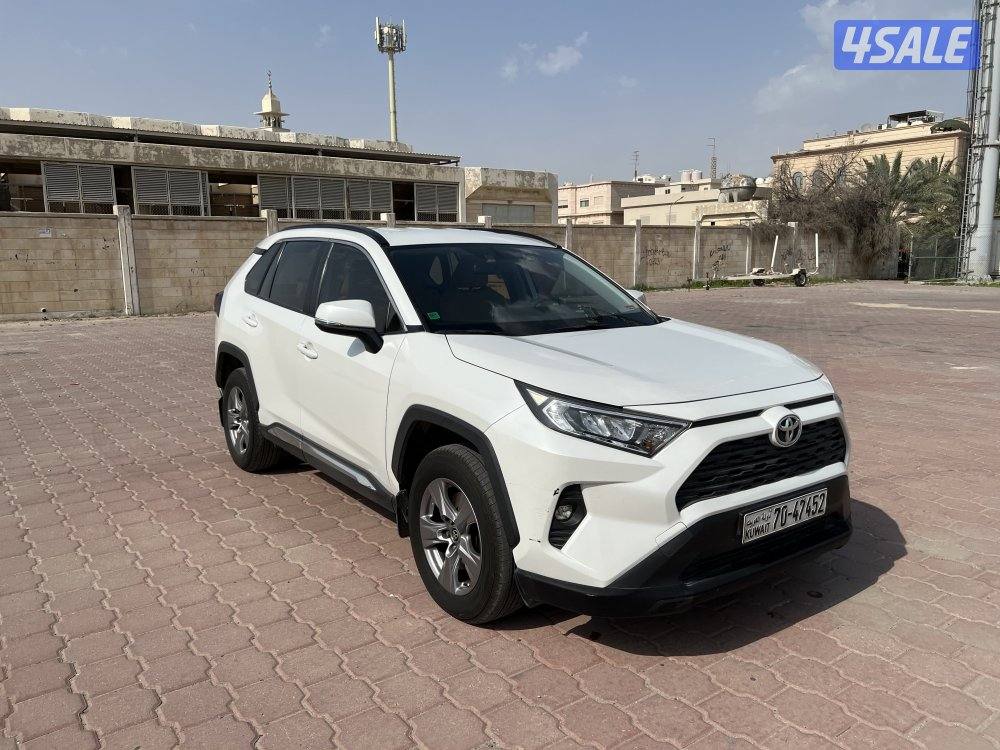 للبيع تويوتا RAV4 فئة Standard موديل 20234