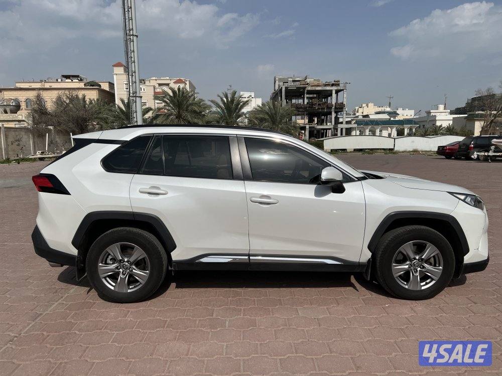 للبيع تويوتا RAV4 فئة Standard موديل 20237