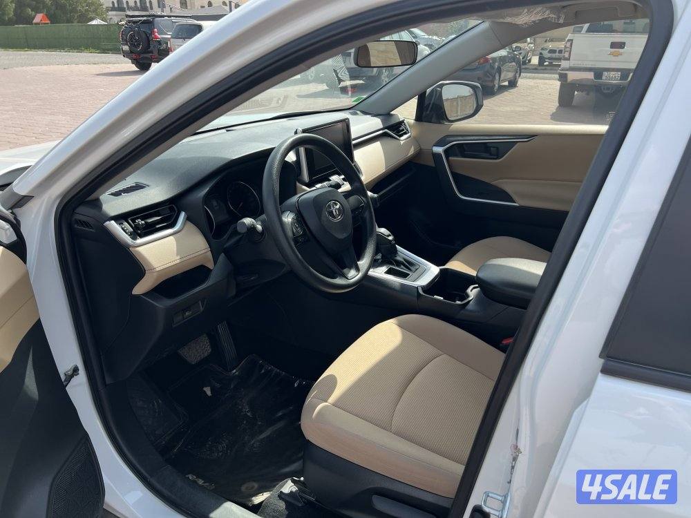 للبيع تويوتا RAV4 فئة Standard موديل 20239
