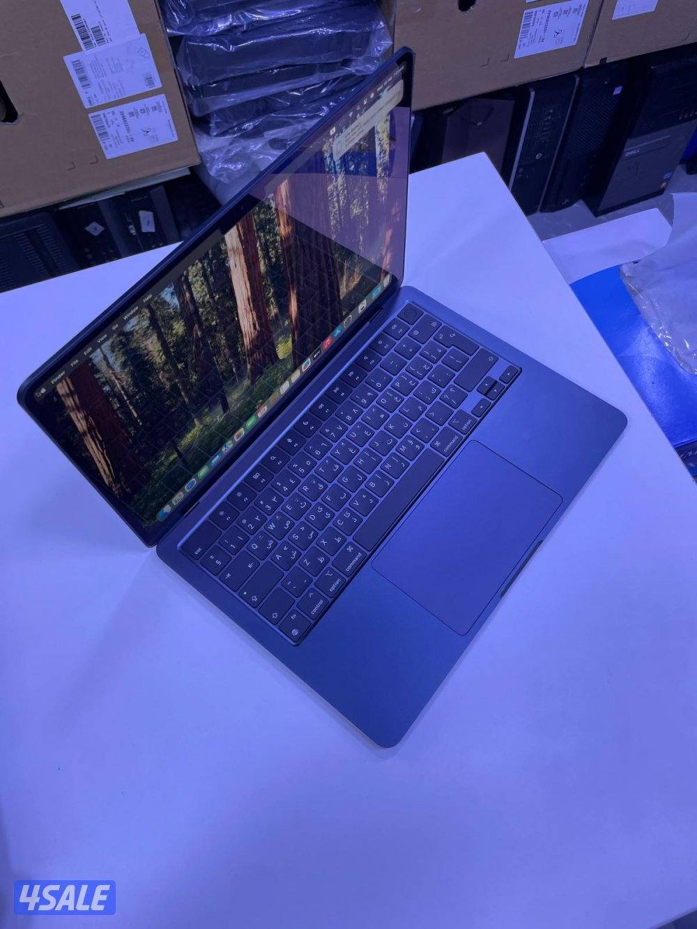 ماك بوك اير M3 – شاشة 13 بوصة  رام 16  SSD 512  لون سماء الليل3