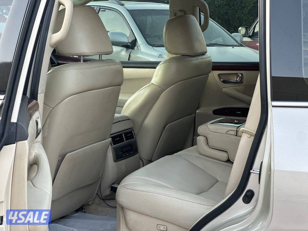 للبيع جيب لكزس موديل 20136