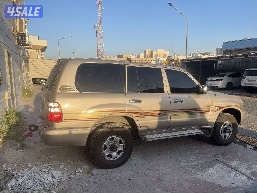 للبيع لاند كروز ٢٠٠٥ قير عادي اساس1