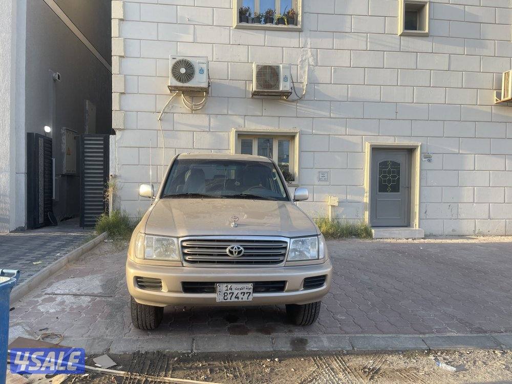 للبيع لاند كروز ٢٠٠٥ قير عادي اساس2