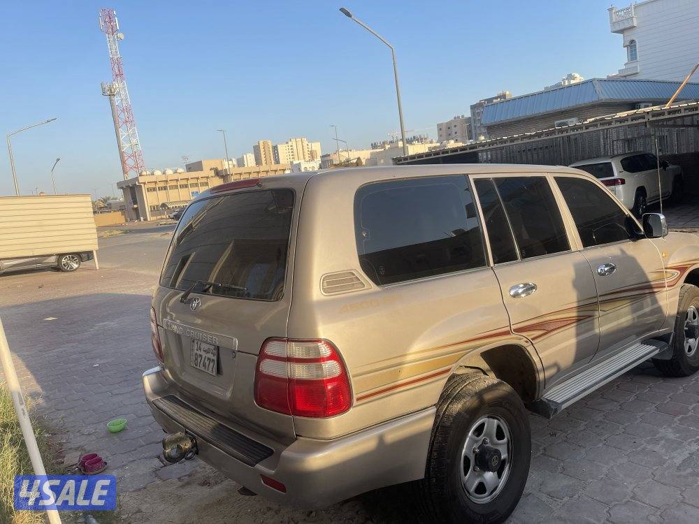 للبيع لاند كروز ٢٠٠٥ قير عادي اساس3