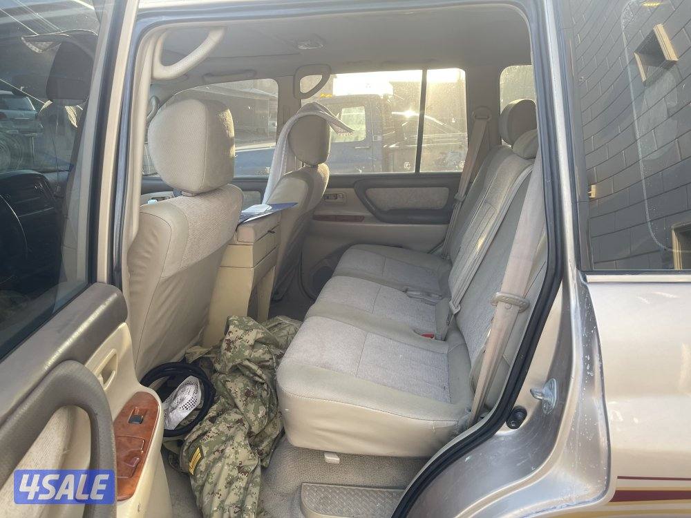 للبيع لاند كروز ٢٠٠٥ قير عادي اساس5