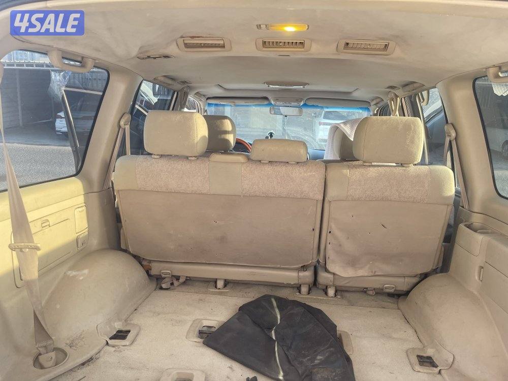 للبيع لاند كروز ٢٠٠٥ قير عادي اساس6