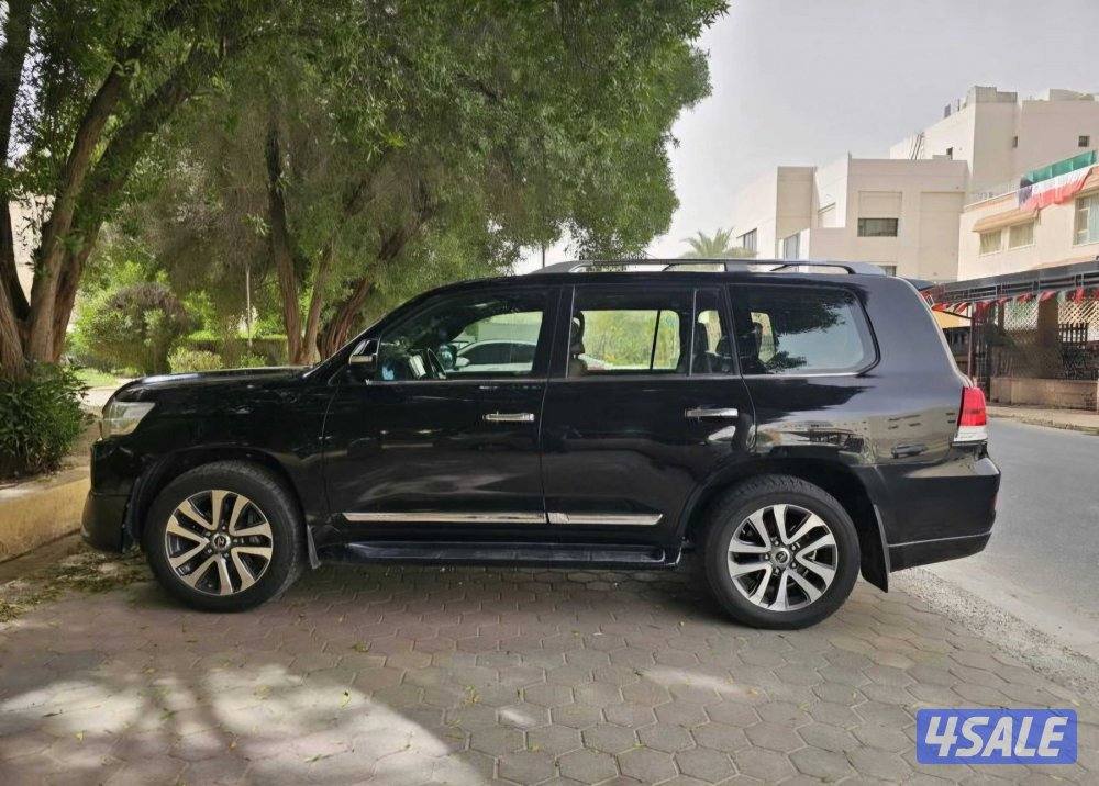 لاندكروزر VXR كامل المواصفات المالك الأول1