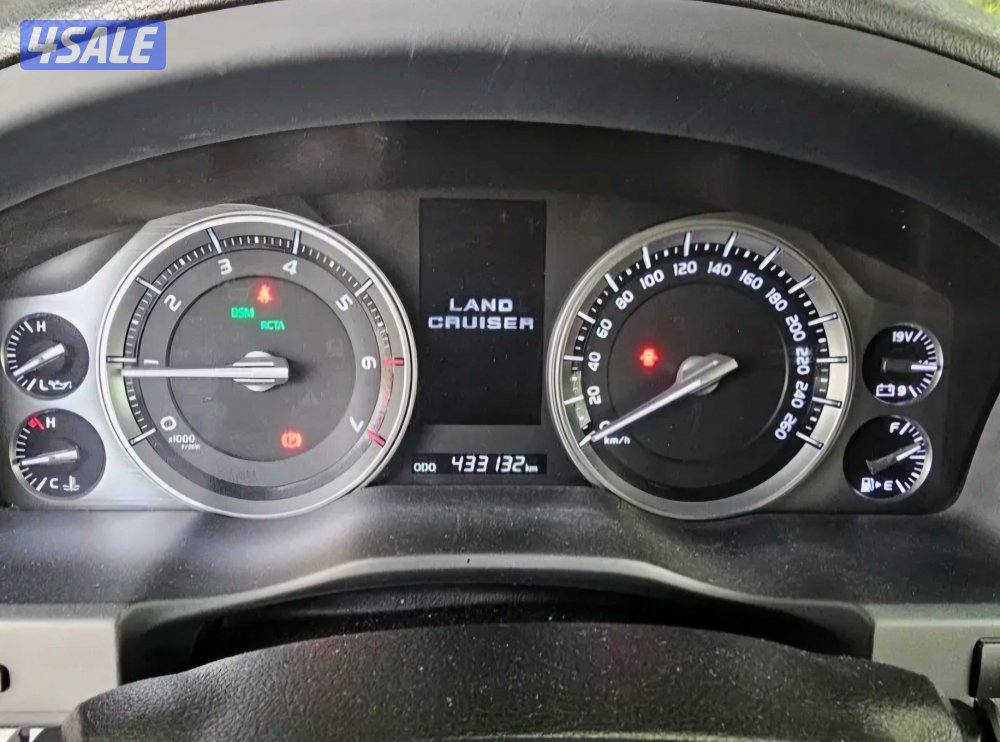 لاندكروزر VXR كامل المواصفات المالك الأول3