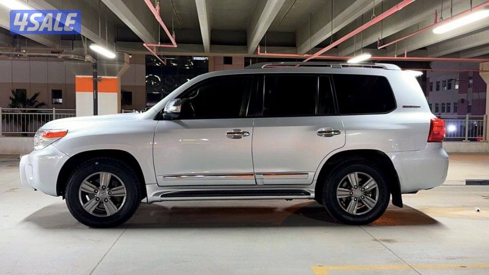 صبغ الوكاله  وارد الساير 2015  شرط الفحط 8سلندر  لأعلى سعر0