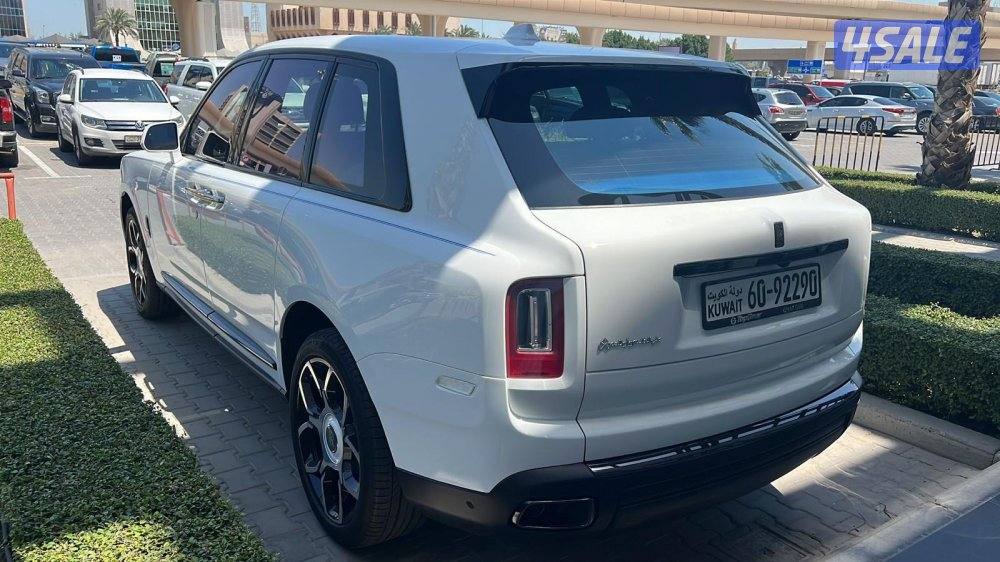 Cullinan Rolls-Royce black badge 20224