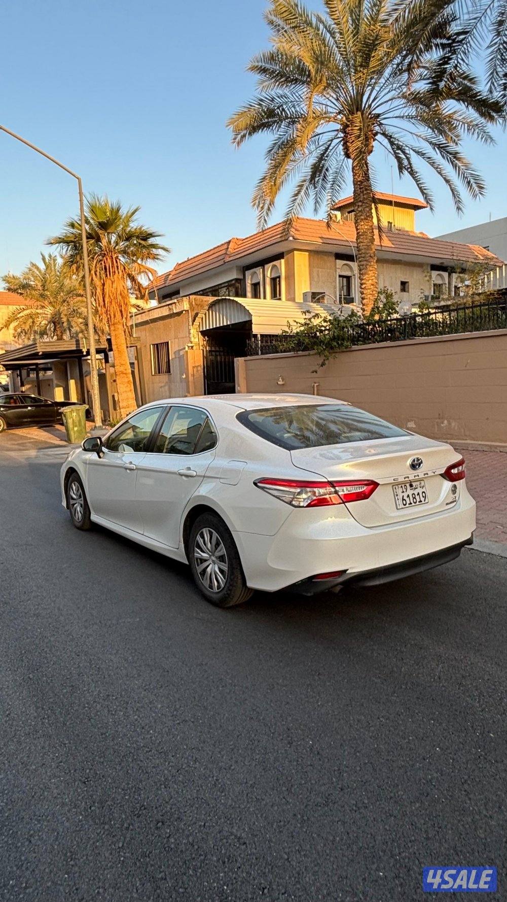 للبيع كامري le هايبريد موديل 2020 ممشى 1094