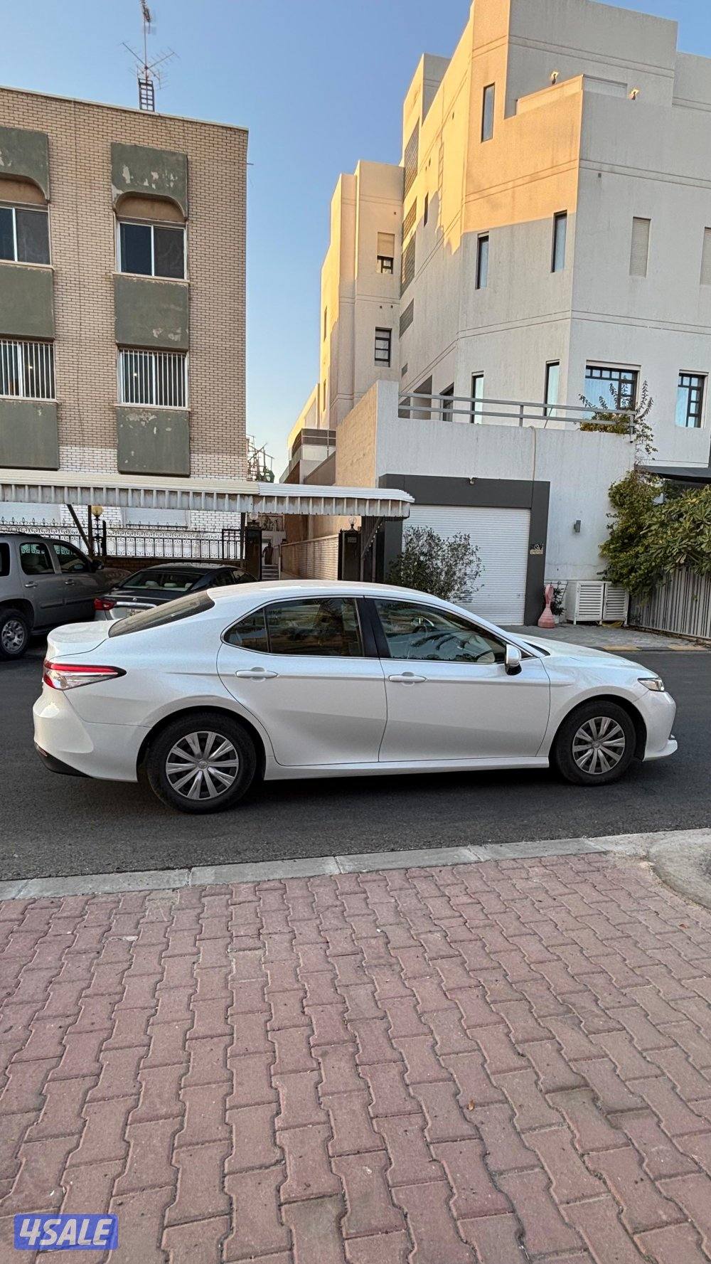 للبيع كامري le هايبريد موديل 2020 ممشى 1098