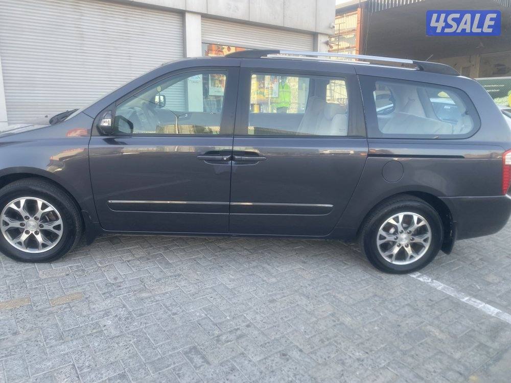 للبيع كيا كرنفال موديل 2014 ماشي199 الف شرط الفحص2