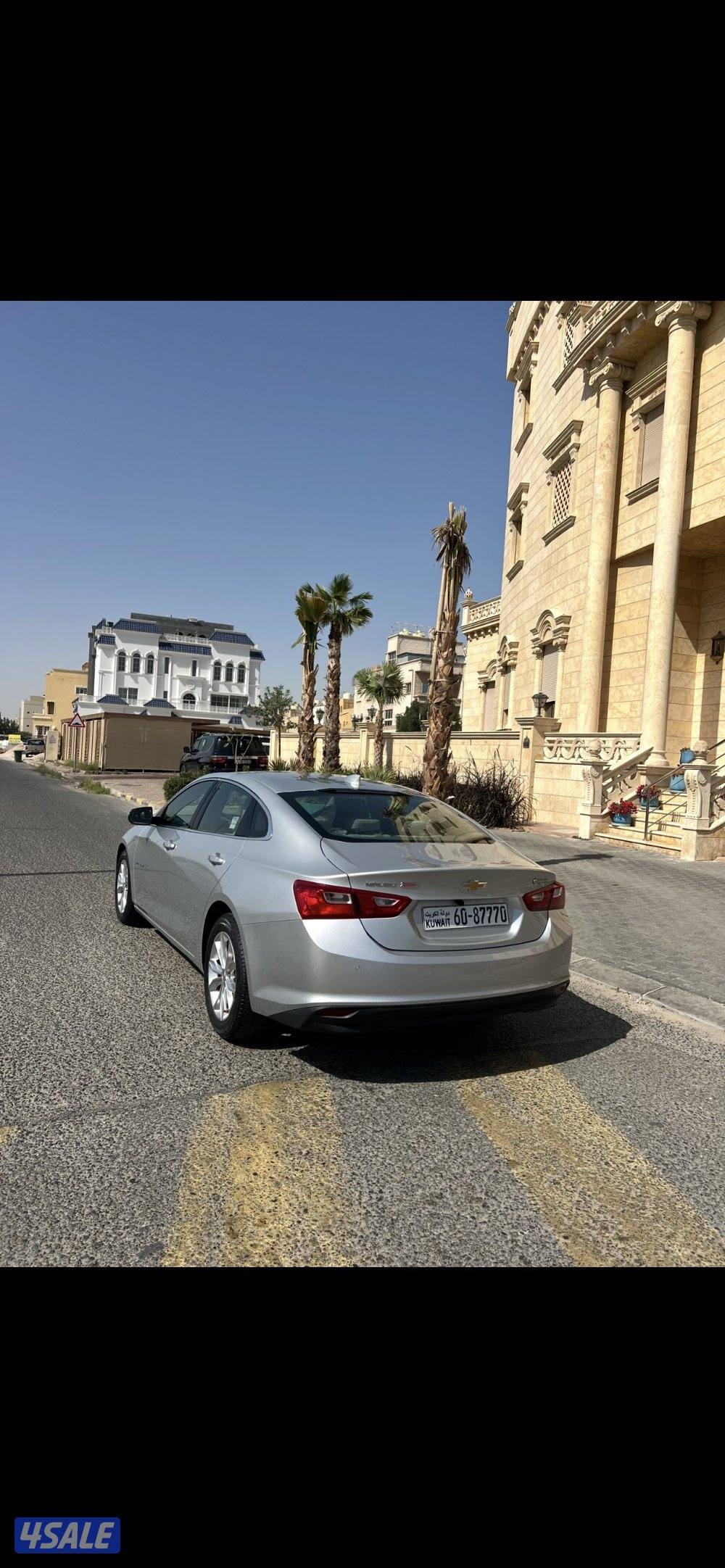 السياره بحاله ناده كالجديده عداد 31 الف2