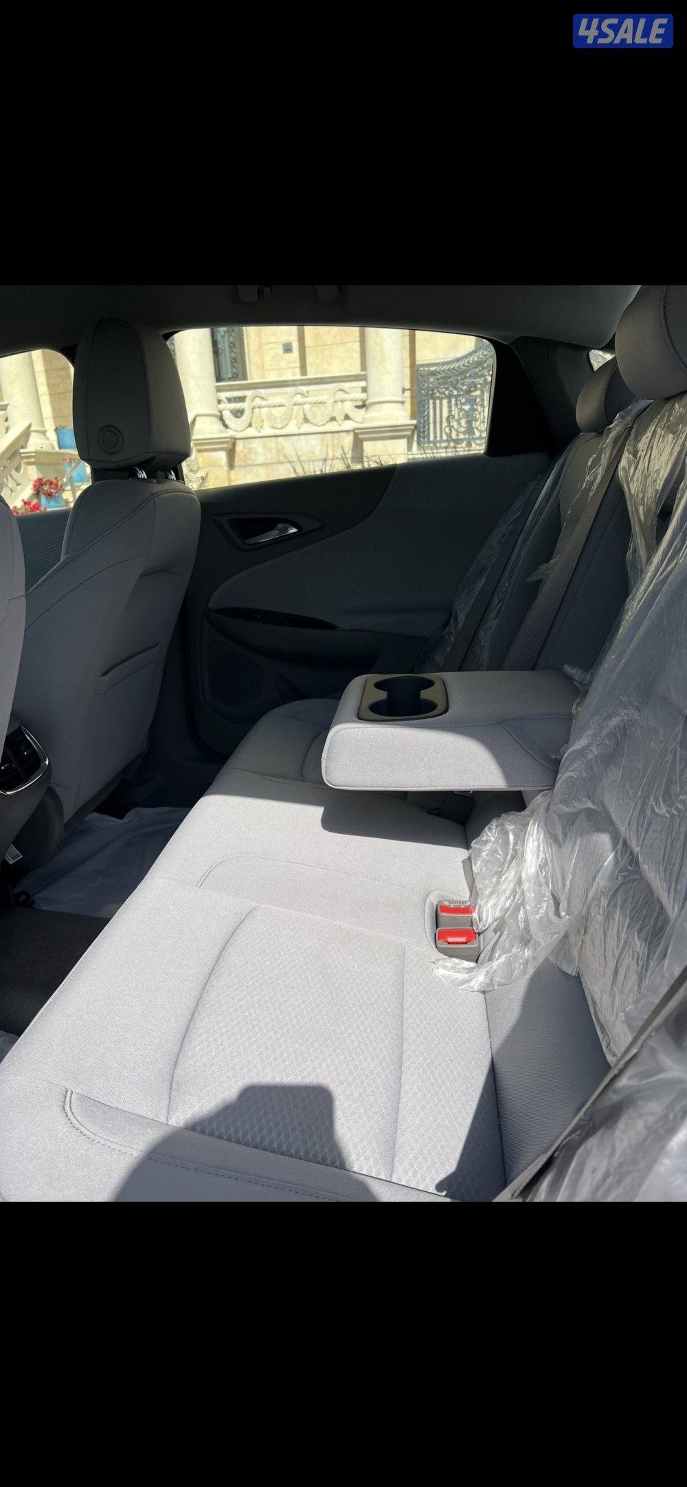 السياره بحاله ناده كالجديده عداد 31 الف5