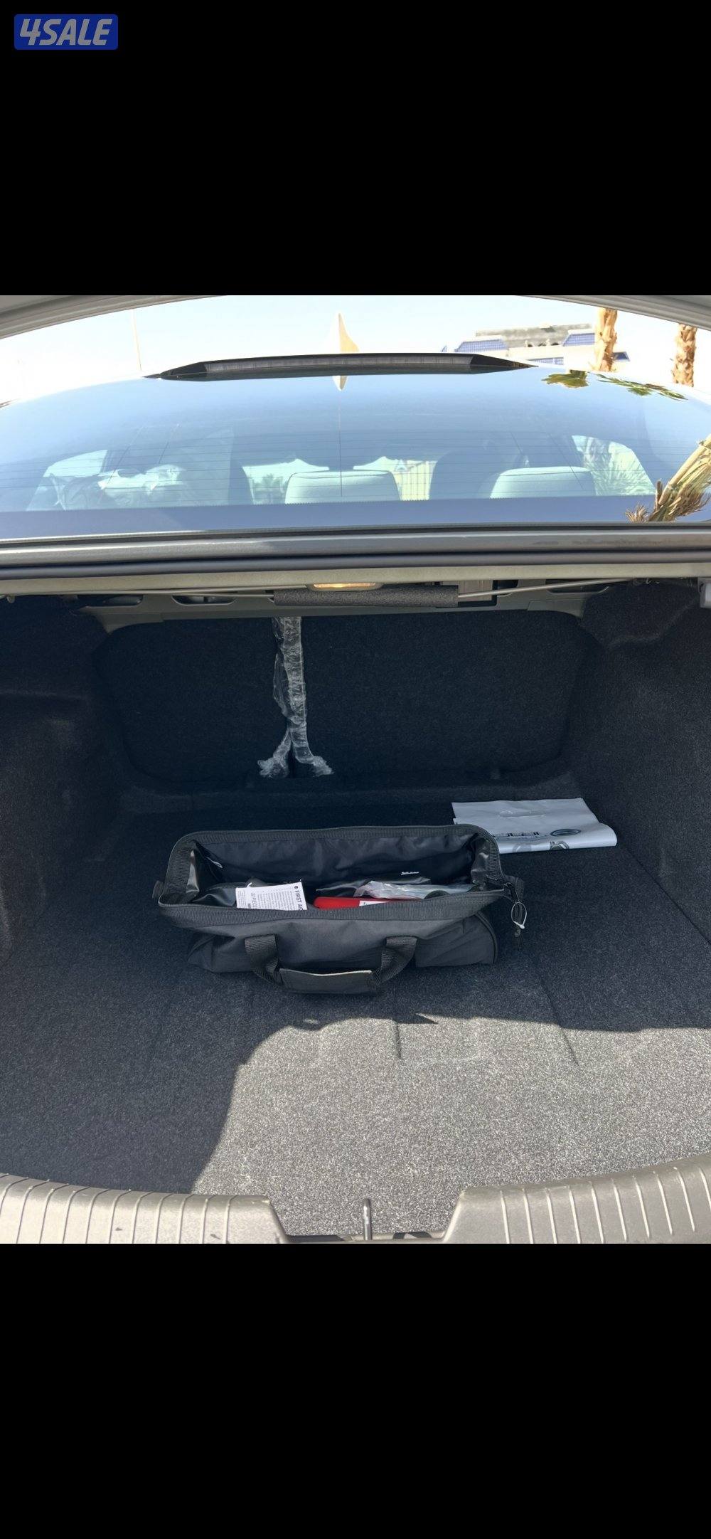 السياره بحاله ناده كالجديده عداد 31 الف7