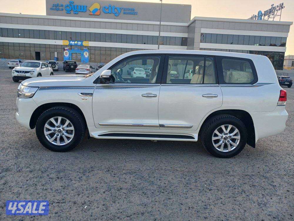 لاند كروزر VXR موديل 20213