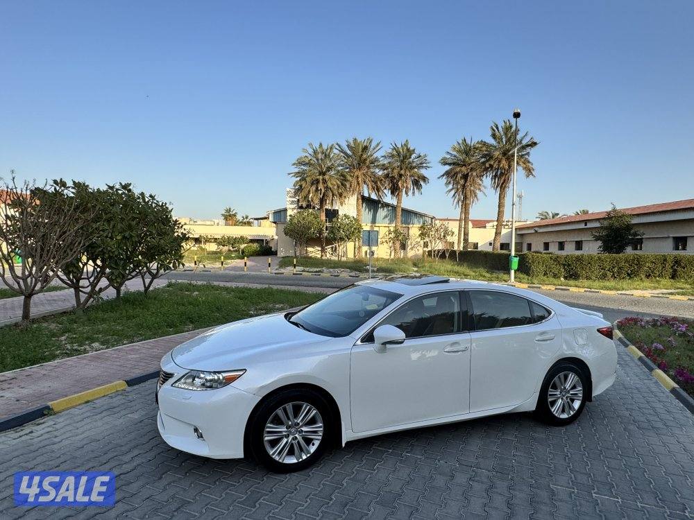 للبيع لكزس ES موديل 2013 شرط الفحص9