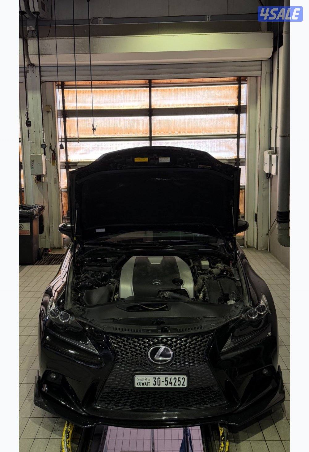 Lexus is350 F sport مميز جداً0