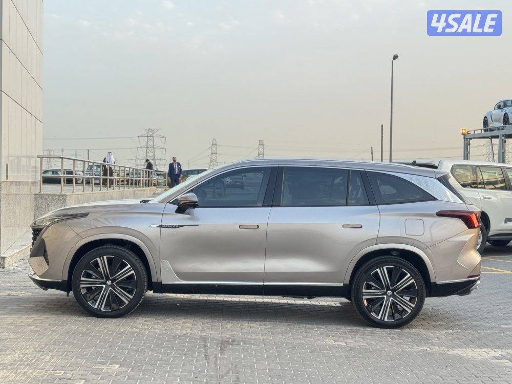 للبيع ام جي RX9 موديل 20252