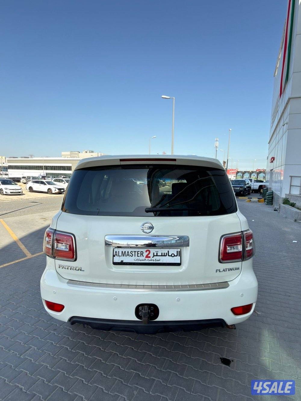 للبيع باترول بلاتنيوم ستي 2016 عداد 2114