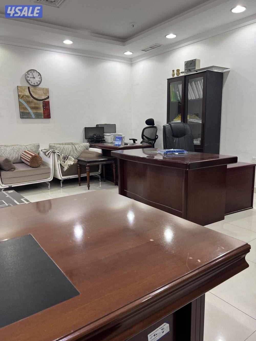 لإيجار مكتب مساحه (٣٢)متر مقسم يصلح لشركات تجاريه0