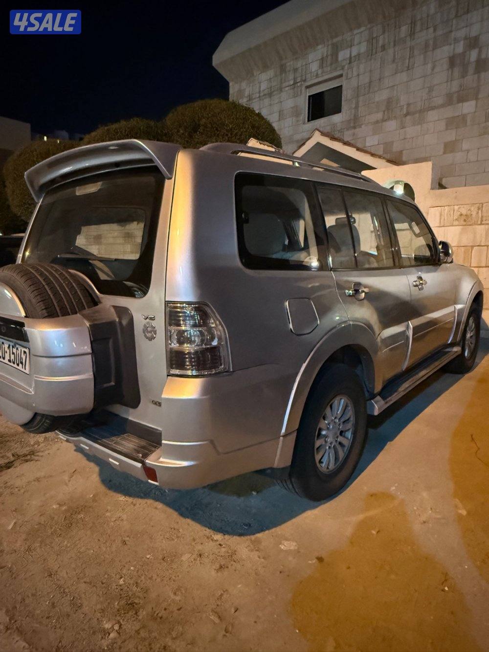 للبيع باجيرو الحاله جيده مصبوغ كامل تواير جديده الهياه جديده موديل٢٠١٢1