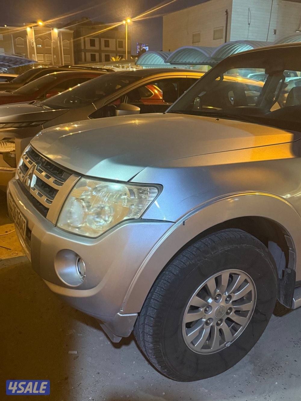 للبيع باجيرو الحاله جيده مصبوغ كامل تواير جديده الهياه جديده موديل٢٠١٢3