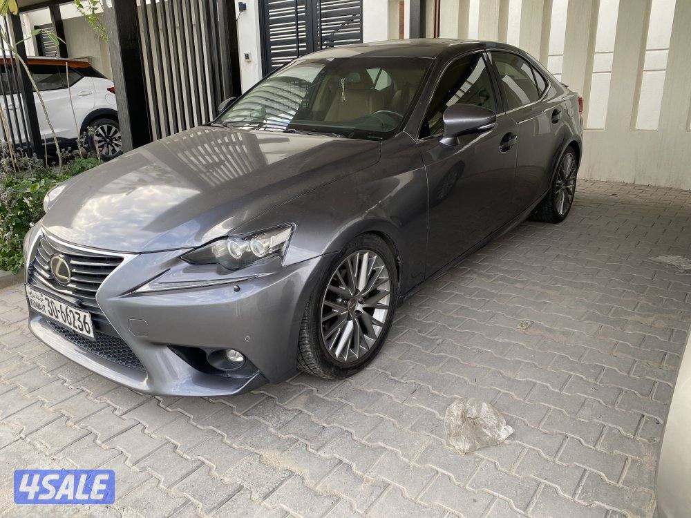 للبيع لكزس IS250 موديل 2015 مرفق فحص0