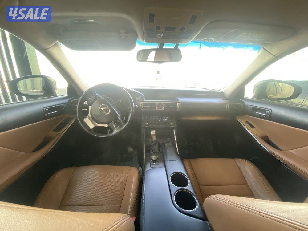 للبيع لكزس IS250 موديل 2015 مرفق فحص3