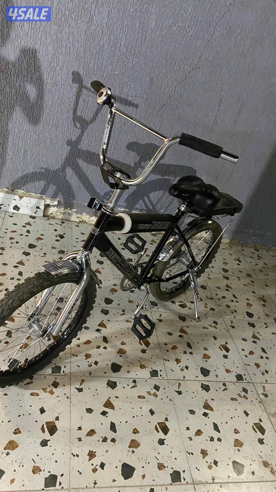 قاري نضيف مافي شي بس تاير يبي له تفخ0