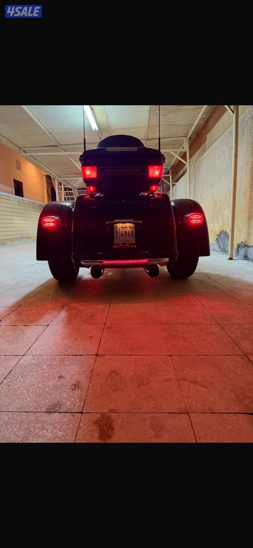 للبيع هارلي الترايك موديل 2013 ماشي 2000 توه طالع من سيرفيس  بحالة ممت0