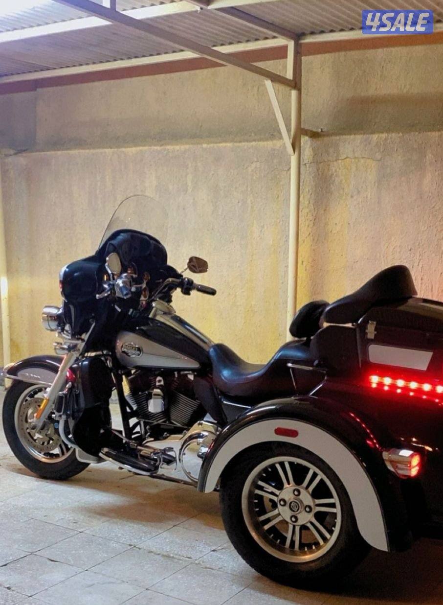 للبيع هارلي الترايك موديل 2013 ماشي 2000 توه طالع من سيرفيس  بحالة ممت2