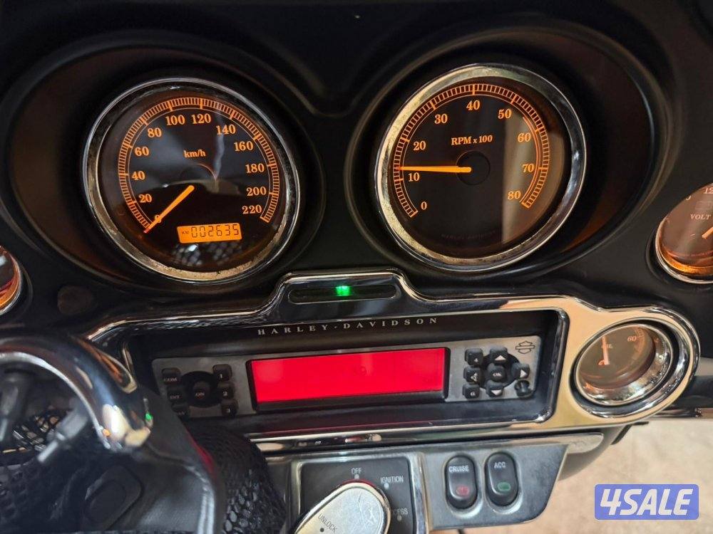 للبيع هارلي الترايك موديل 2013 ماشي 2000 توه طالع من سيرفيس  بحالة ممت3