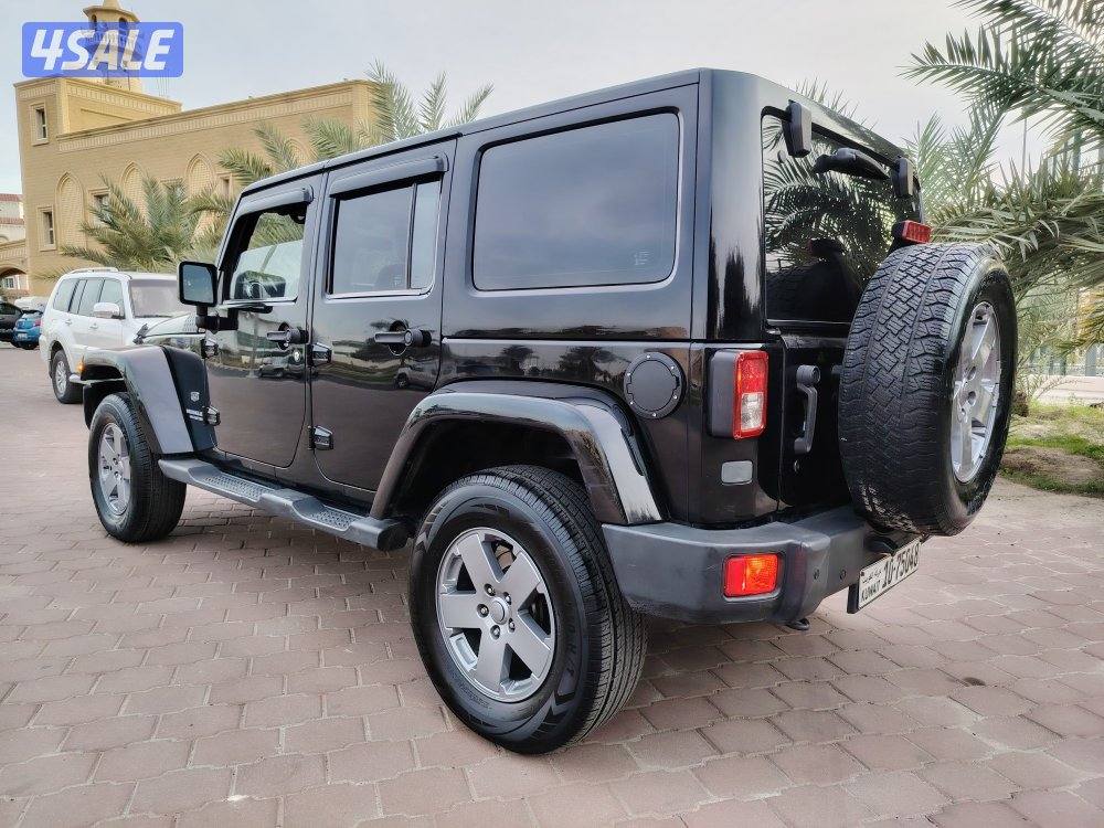 للبيع رانجلر صحاري ليمتد موديل 2011 عداد 1975