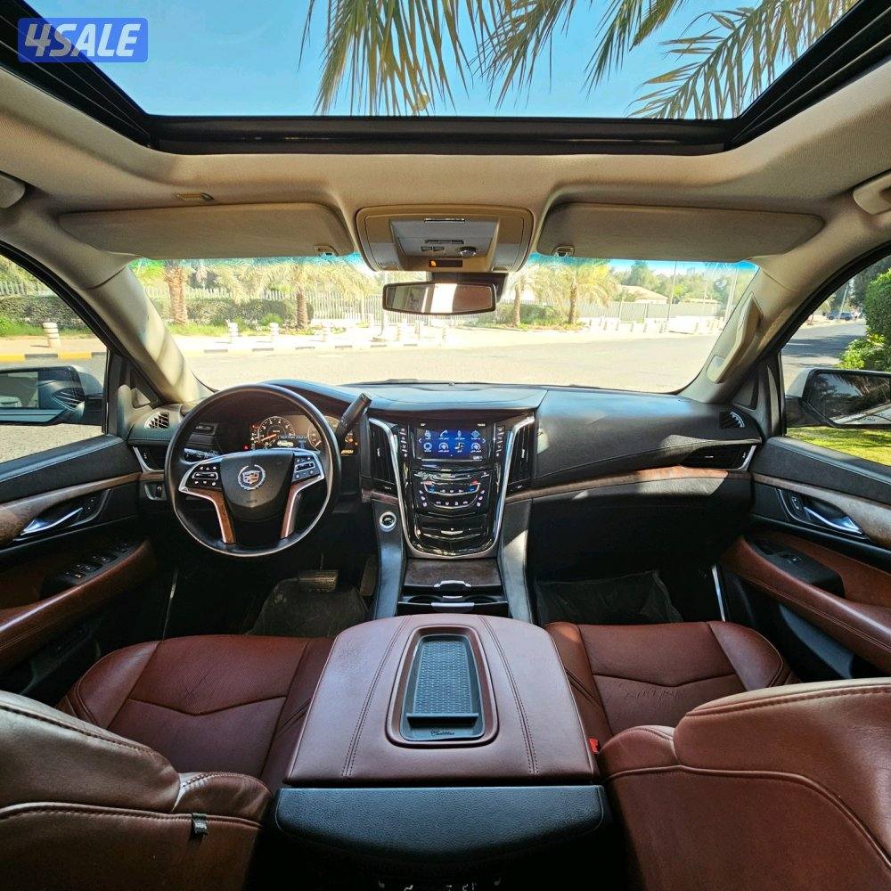 Cadillac Escalade platinum 2015 صبغ الوكالة7