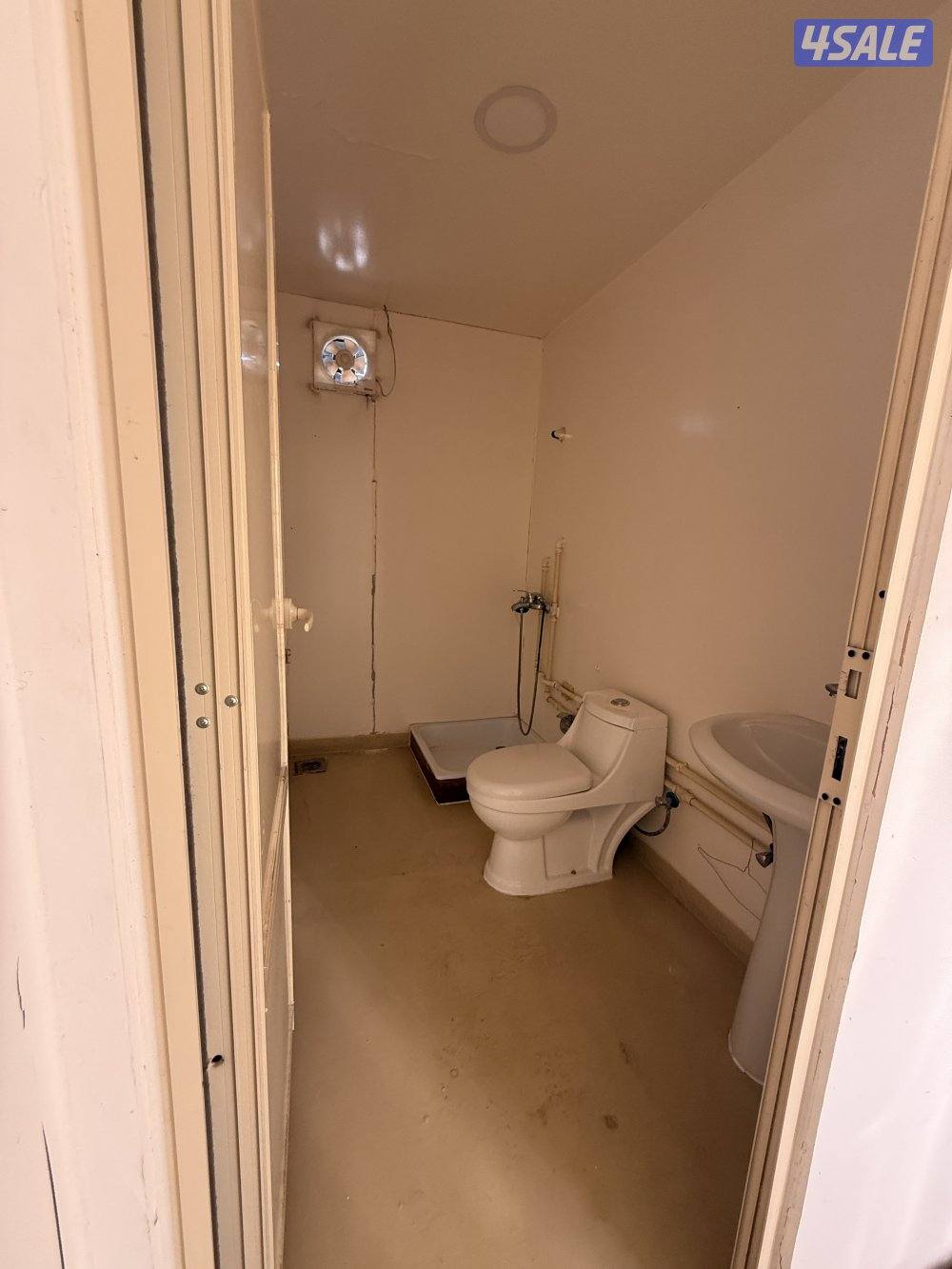 للبيع شاليه 12/4 يتكون من دوانيه وحمام ومطبخ وغرفه معا الاثاث والتكييف4