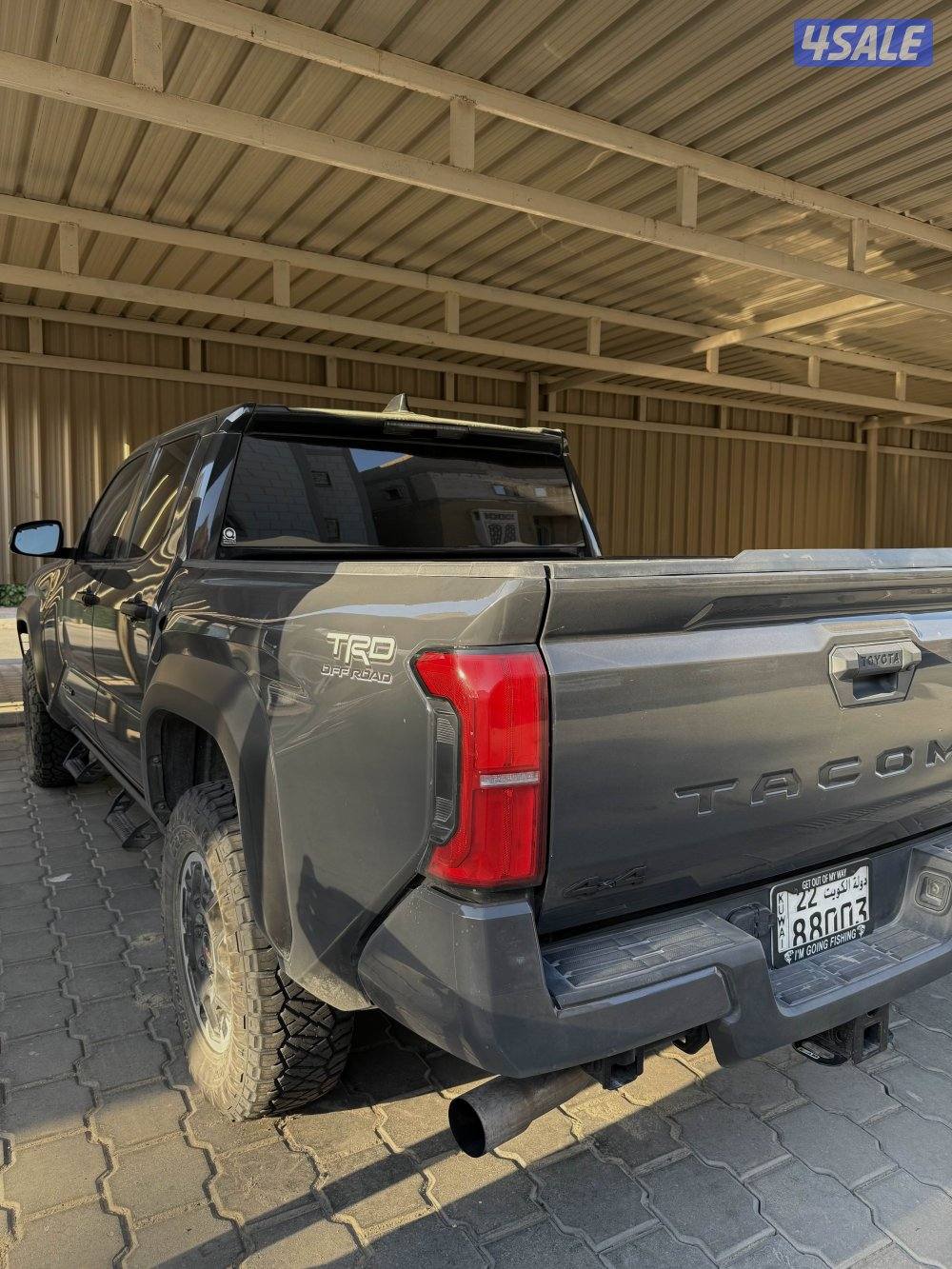 للبيع وانيت تاكوما TRD-OFF ROAD1