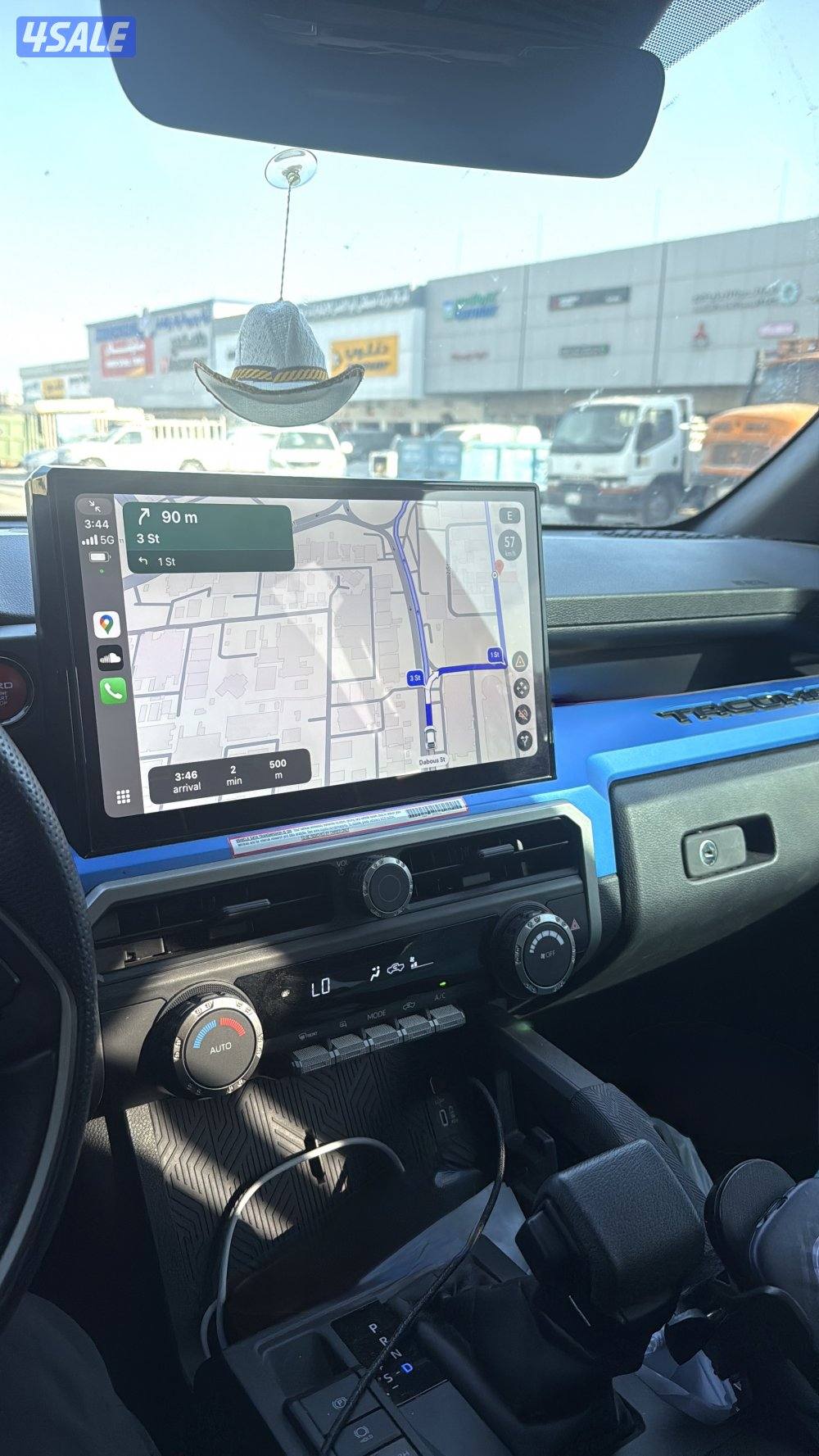 للبيع وانيت تاكوما TRD-OFF ROAD4