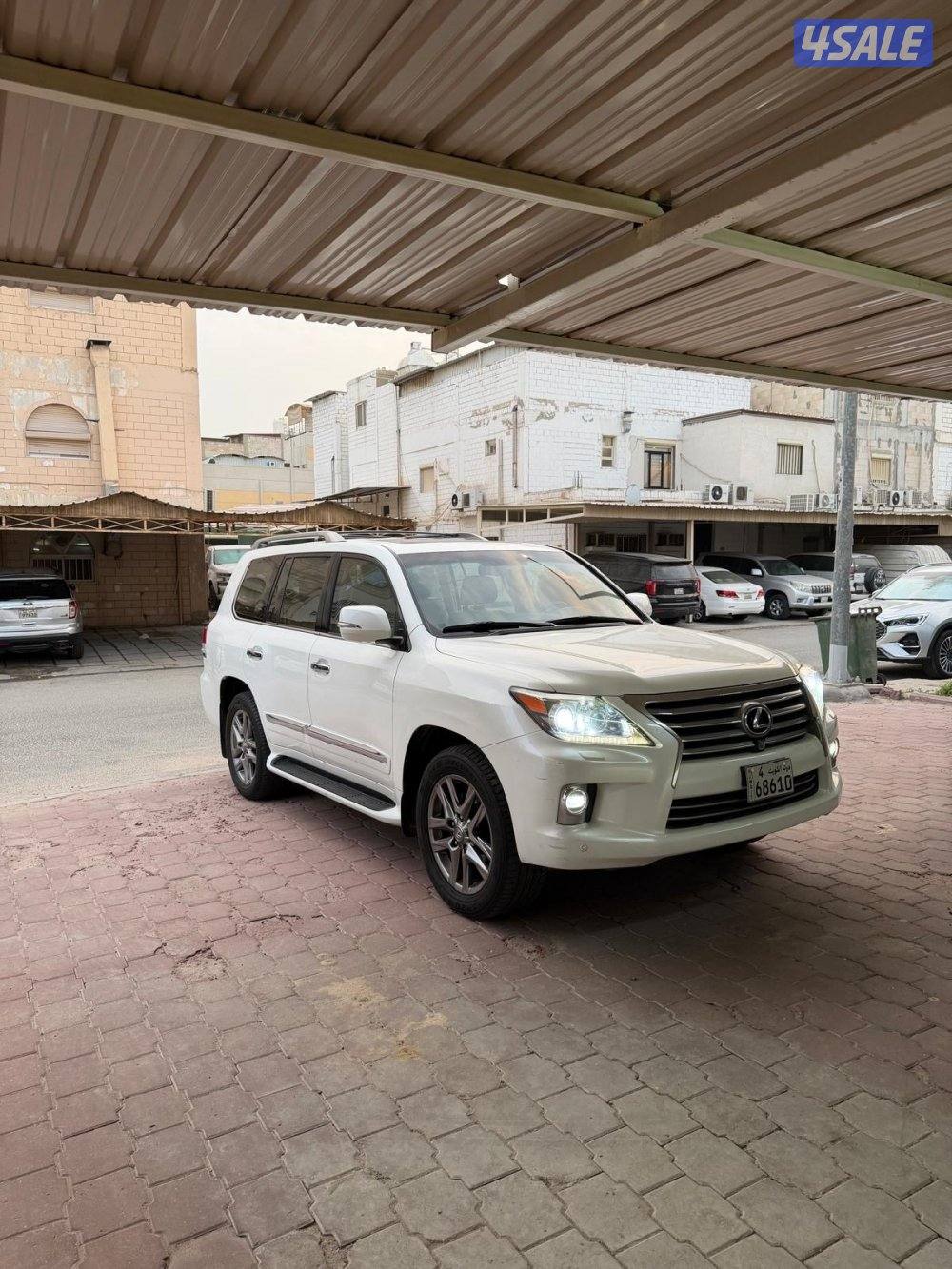 للبيع جيب لكزس 2014 نظيف2