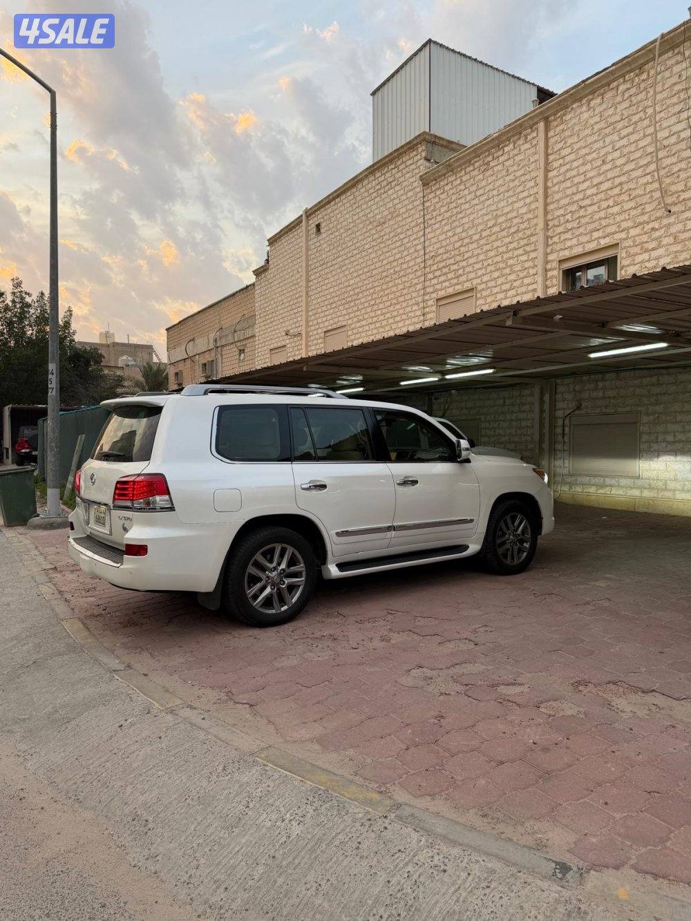 للبيع جيب لكزس 2014 نظيف5