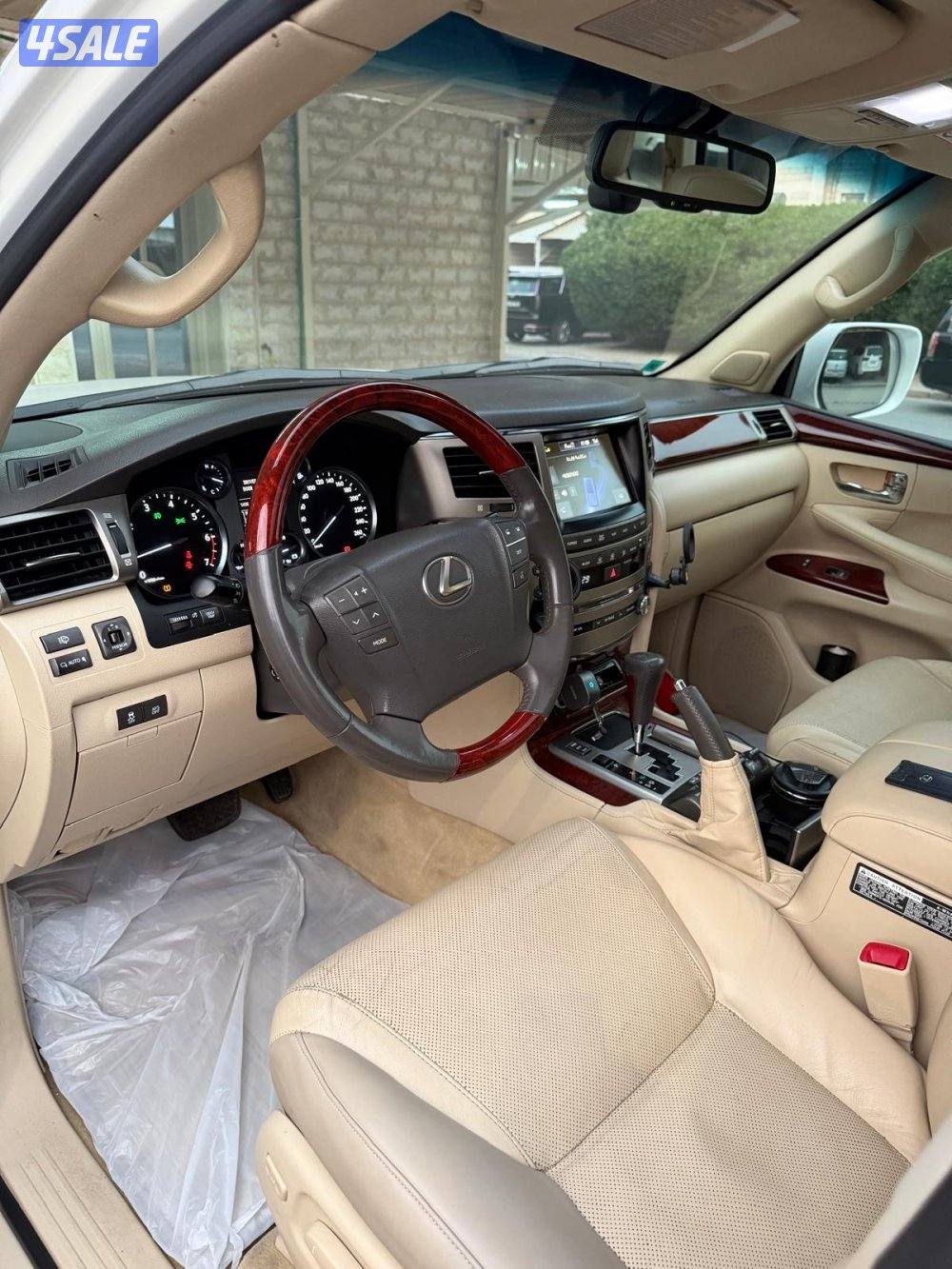 للبيع جيب لكزس 2014 نظيف7