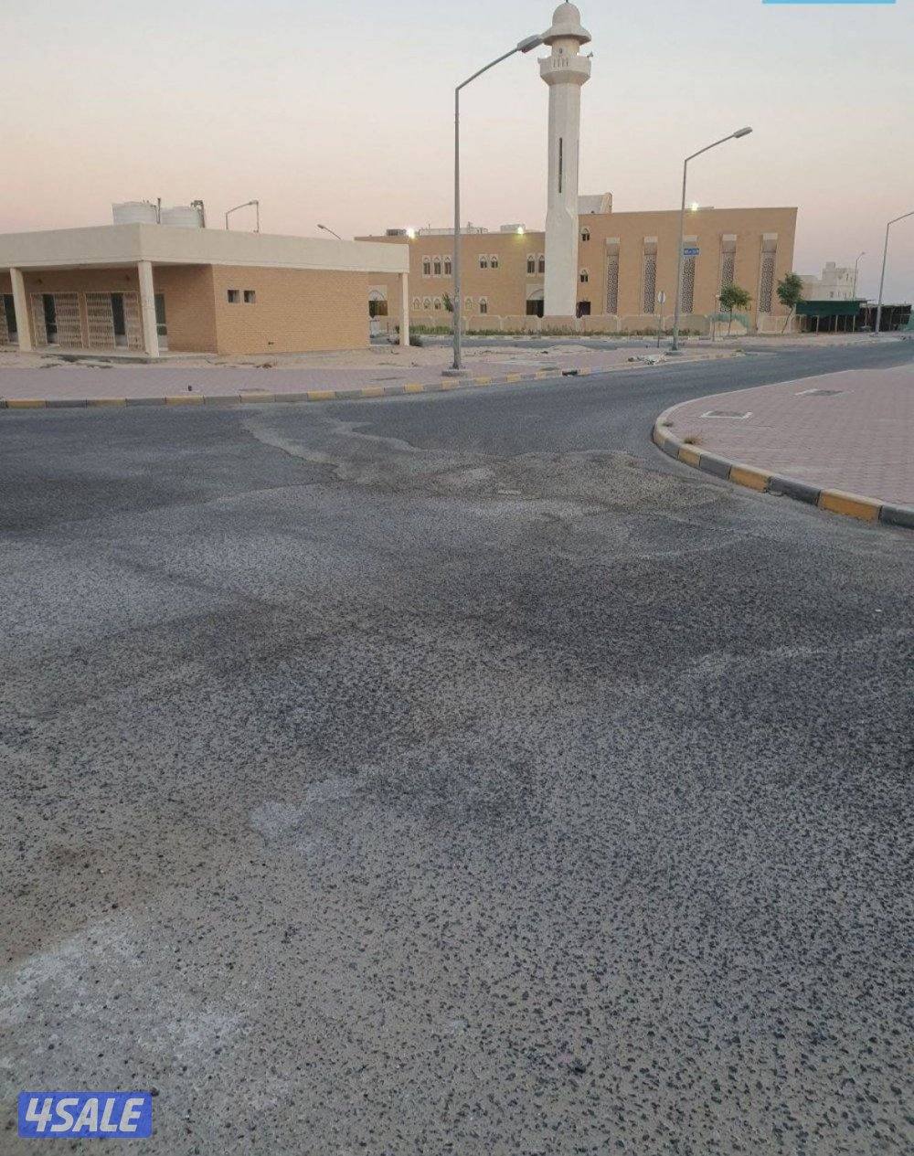 للبيع أرض بالخيران السكنية ق3 بطن وظهر مقابل المسجد والفرع مدخل سهل4