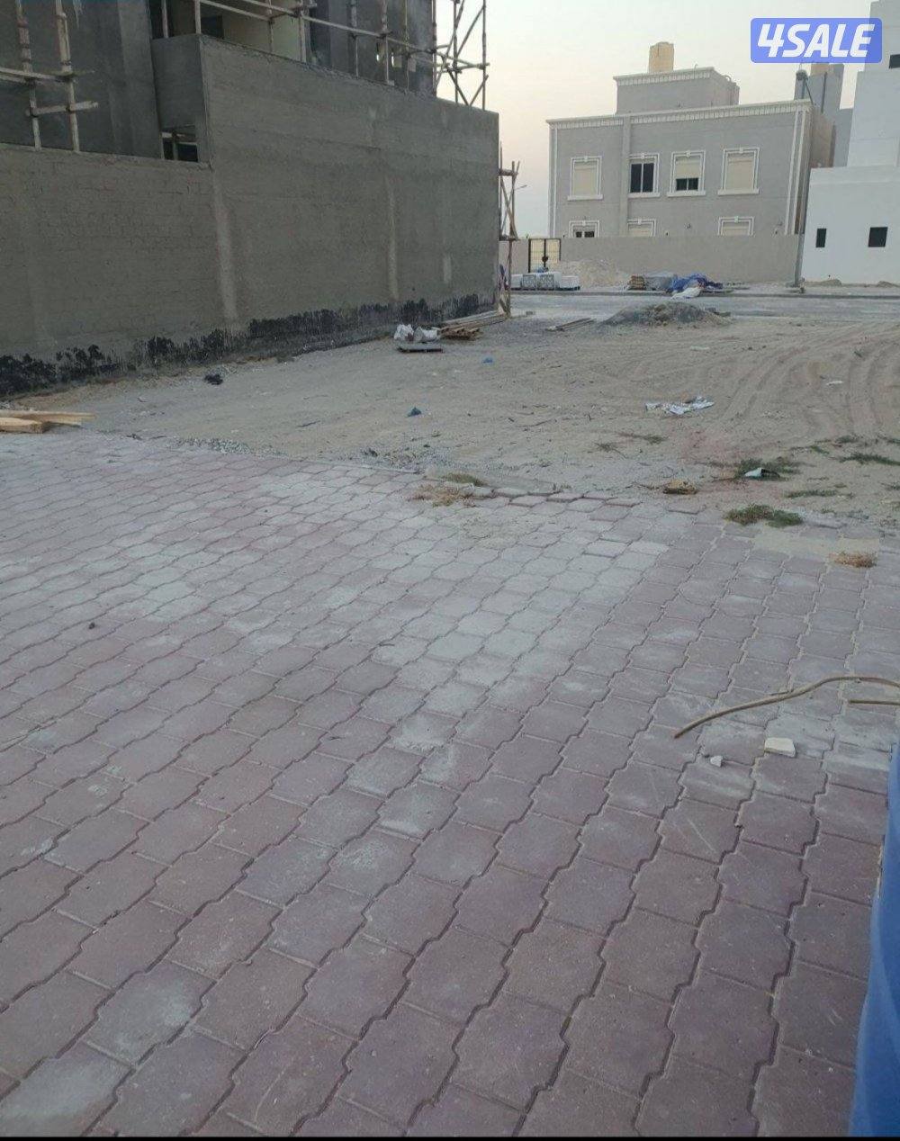 للبيع أرض بالخيران السكنية ق3 بطن وظهر مقابل المسجد والفرع مدخل سهل5